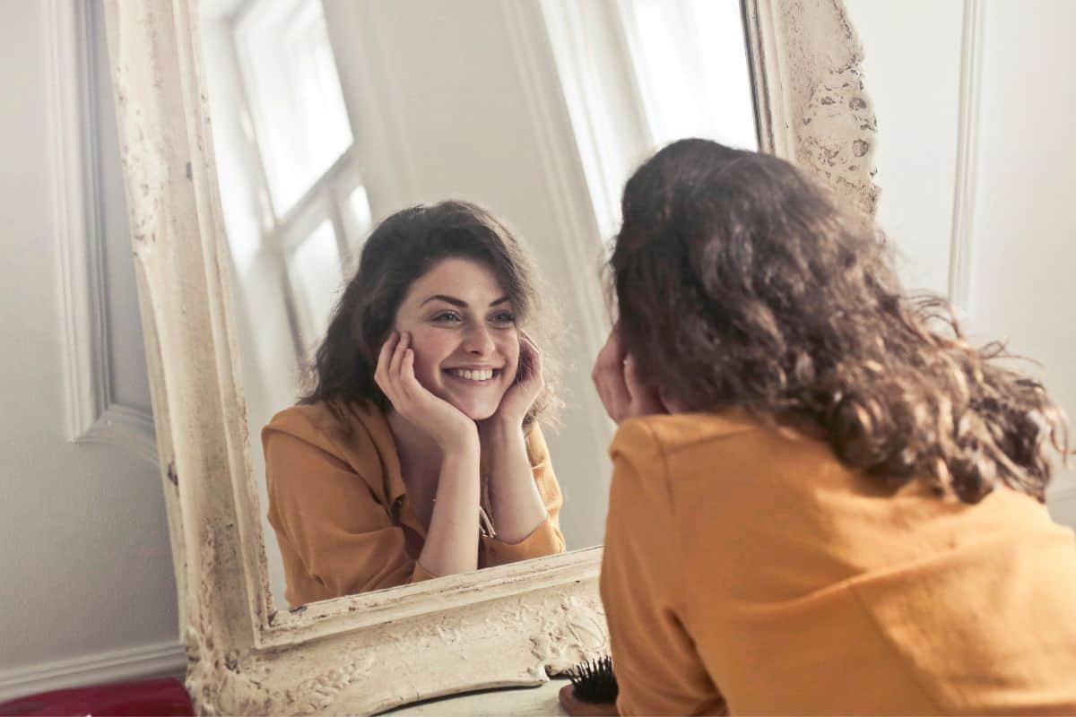 25 Creative Self Portrait Photography Ideas for Stunning Personal Portraits